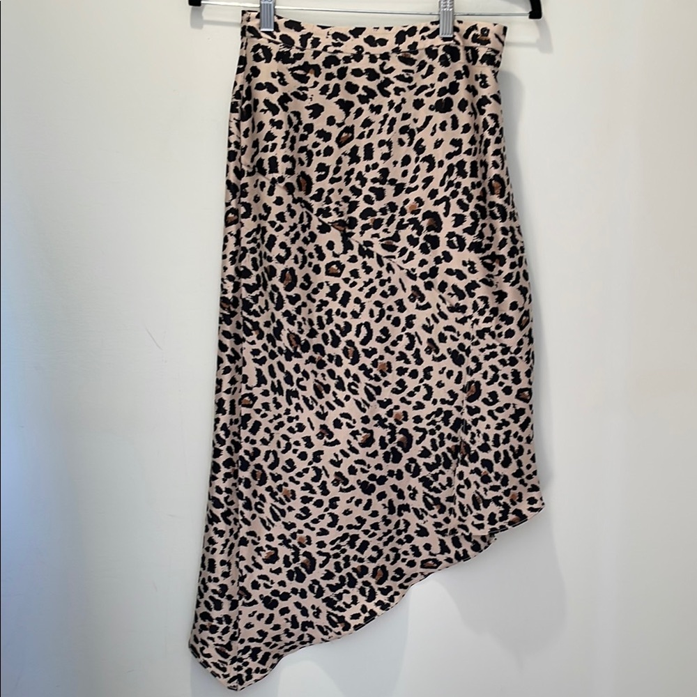 Dynamite silky leopard skirt